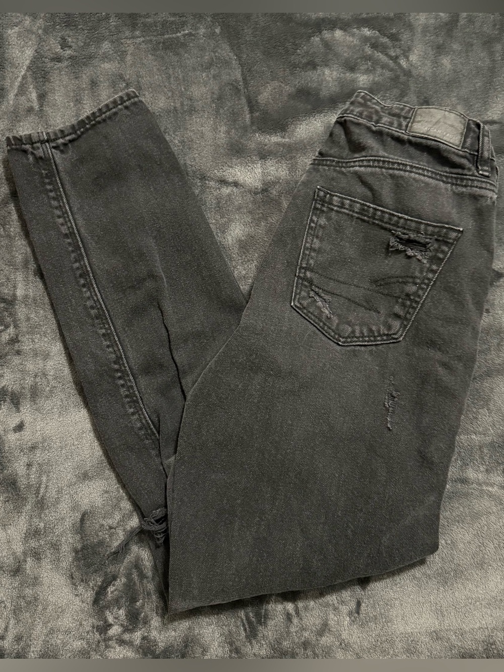 American Eagle Outfitters Women's Distressed Black Mom Jeans